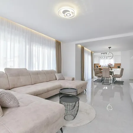 Vibiana Lux Villa