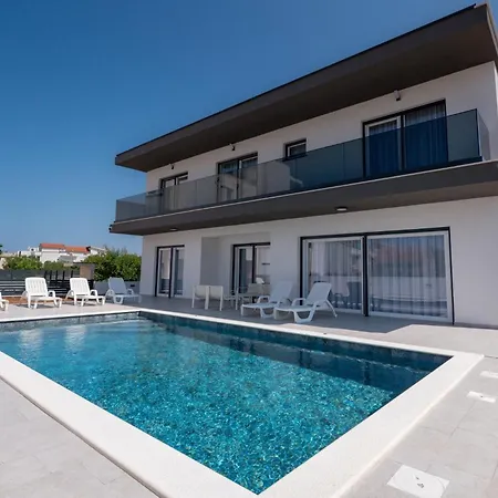 Vila Vibiana Lux *